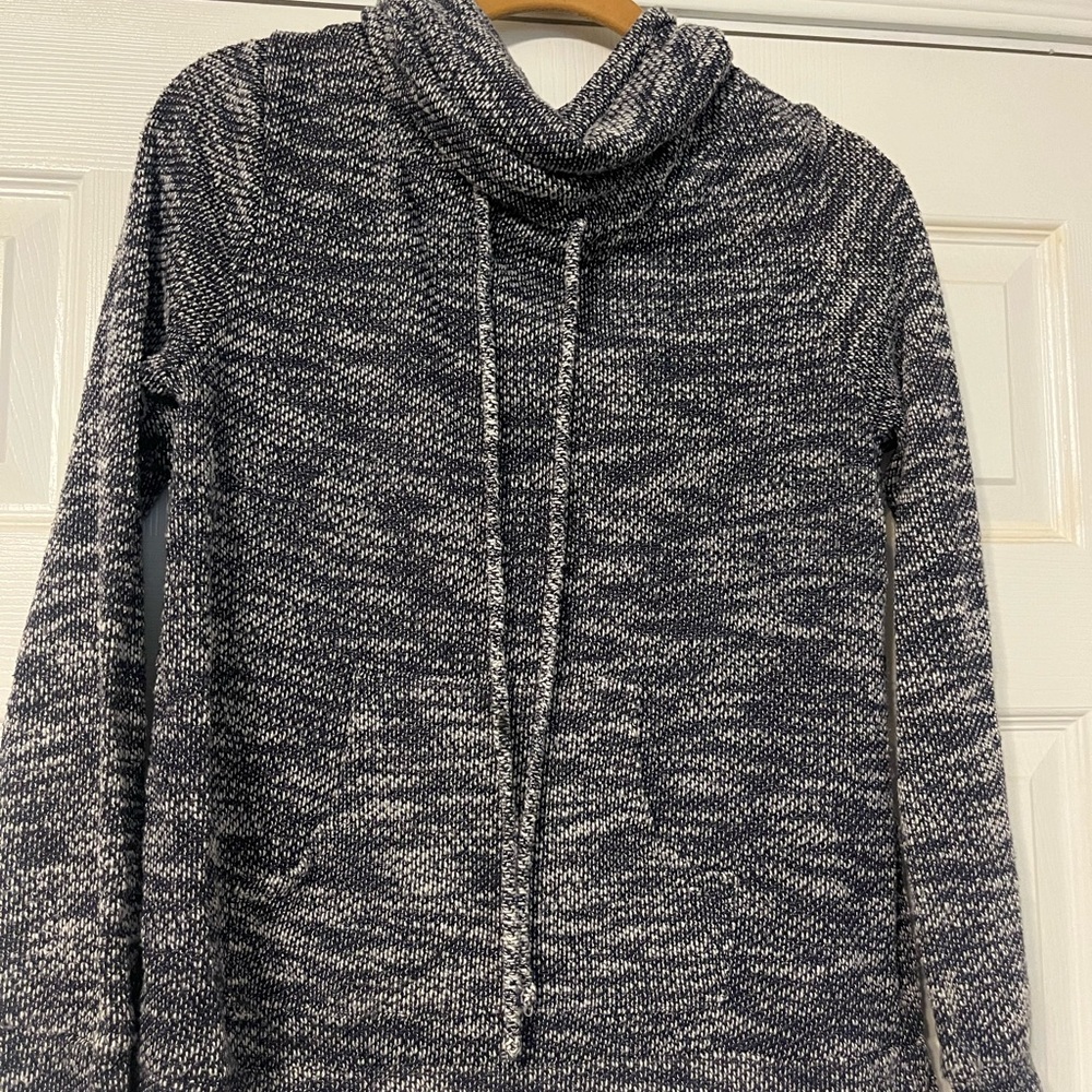 Women's Black and White Sweater by Loveappella